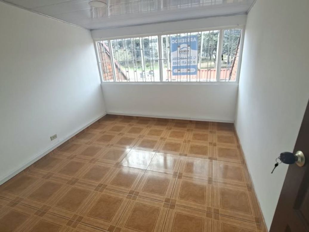 Casa de 5 alcobas en venta en Polo Club, Bogotá, 200 m² · foto 8 de 20