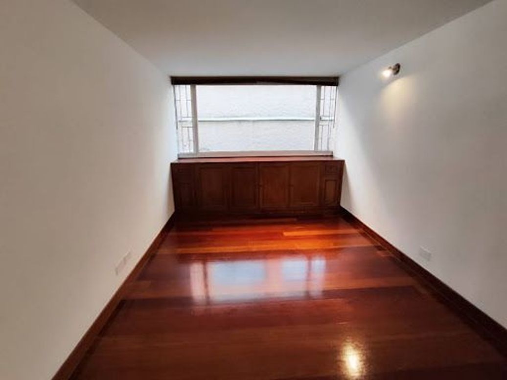 Apartamento de 2 alcobas en arriendo en Los Rosales, Bogotá, 135 m² · foto 12 de 20