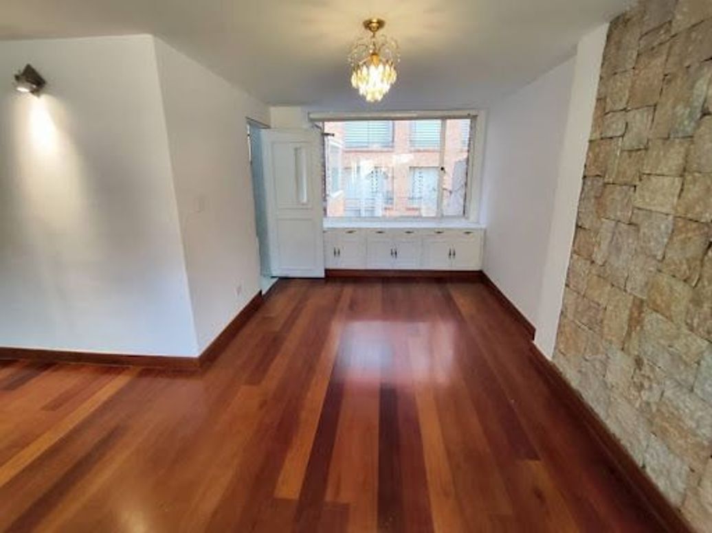 Apartamento de 2 alcobas en arriendo en Los Rosales, Bogotá, 135 m² · foto 15 de 20