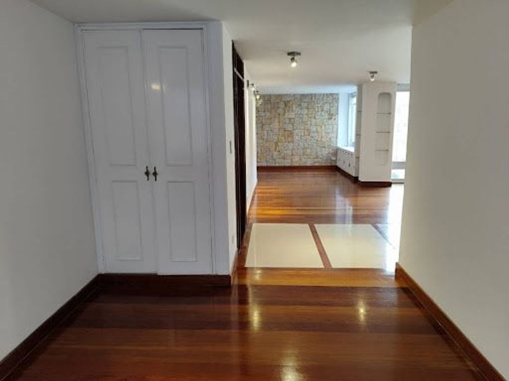 Apartamento de 2 alcobas en arriendo en Los Rosales, Bogotá, 135 m² · foto 14 de 20