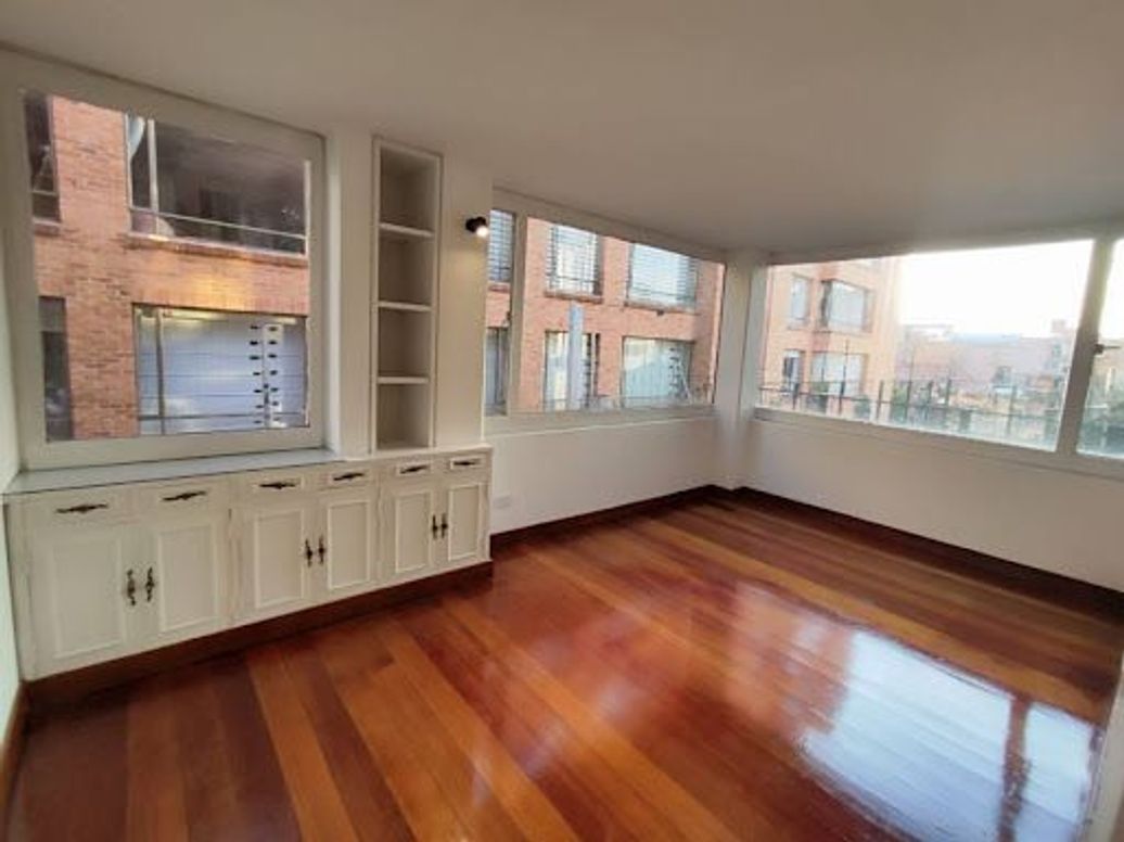 Apartamento de 2 alcobas en arriendo en Los Rosales, Bogotá, 135 m² · foto 6 de 20