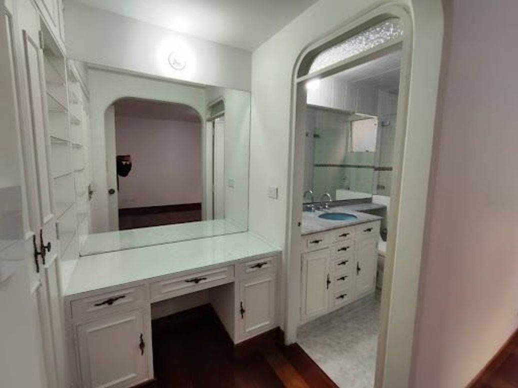 Apartamento de 2 alcobas en arriendo en Los Rosales, Bogotá, 135 m² · foto 10 de 20