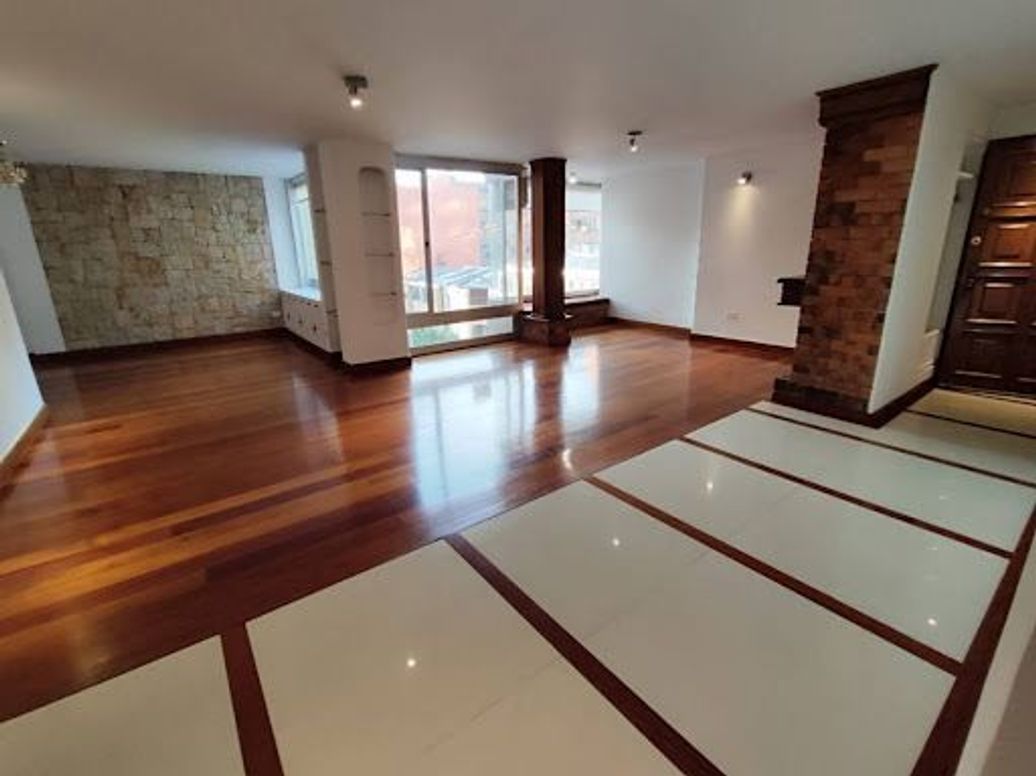 Apartamento de 2 alcobas en arriendo en Los Rosales, Bogotá, 135 m² · foto 3 de 20