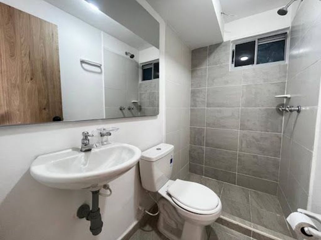Apartamento de 2 alcobas en arriendo en Cr. El Roble, Bogotá, 46 m² · foto 5 de 9