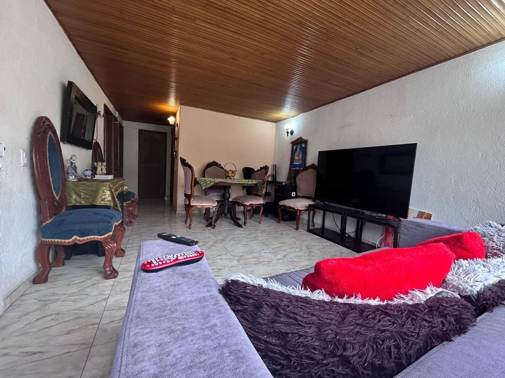 Apartamento de 3 alcobas en venta en Cedro Salazar, Bogotá, 90 m² · foto 3 de 7