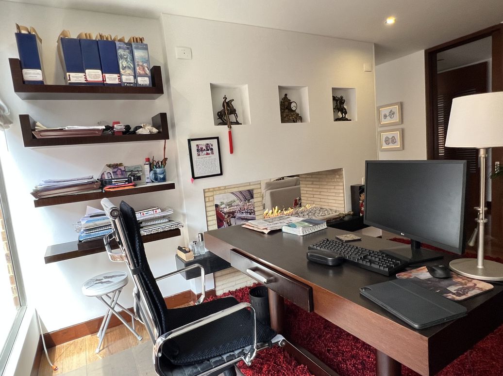 Apartamento de 3 alcobas en venta en Santa Barbara Central, Bogotá, 268 m² · foto 8 de 20