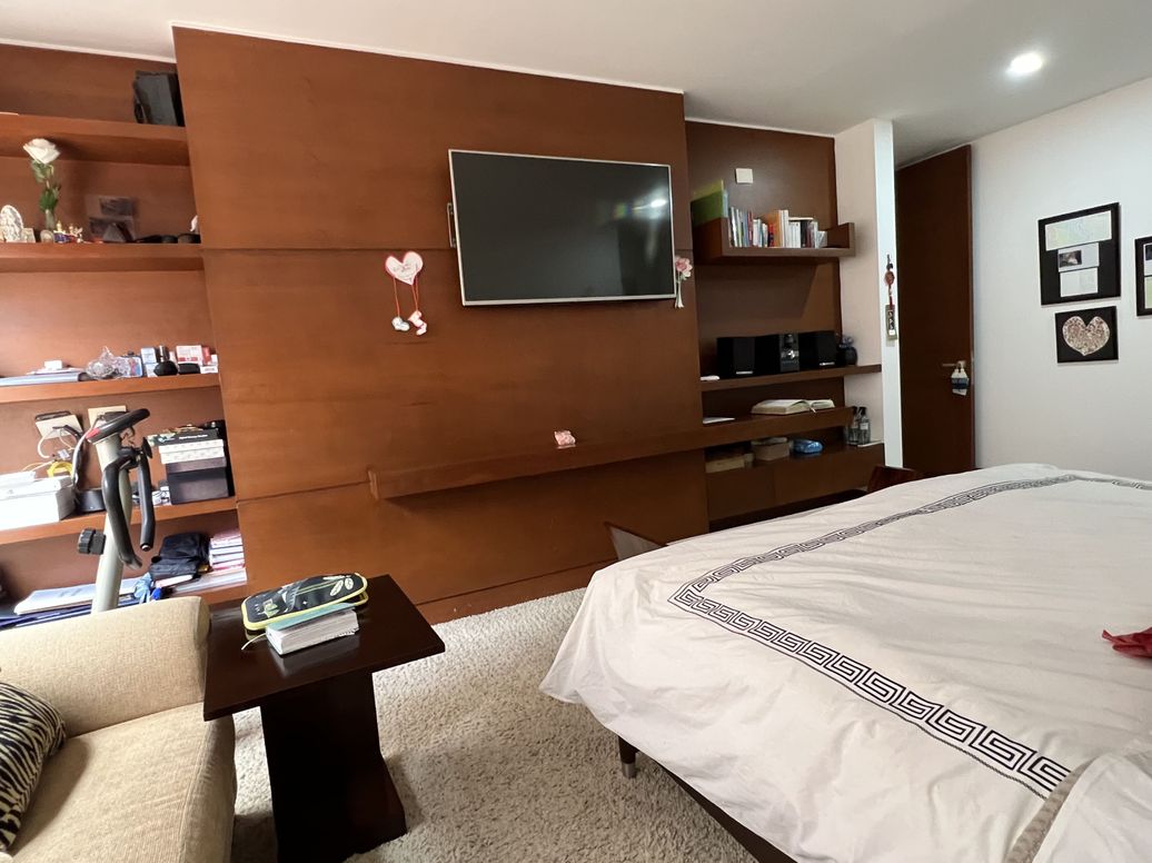 Apartamento de 3 alcobas en venta en Santa Barbara Central, Bogotá, 268 m² · foto 14 de 20