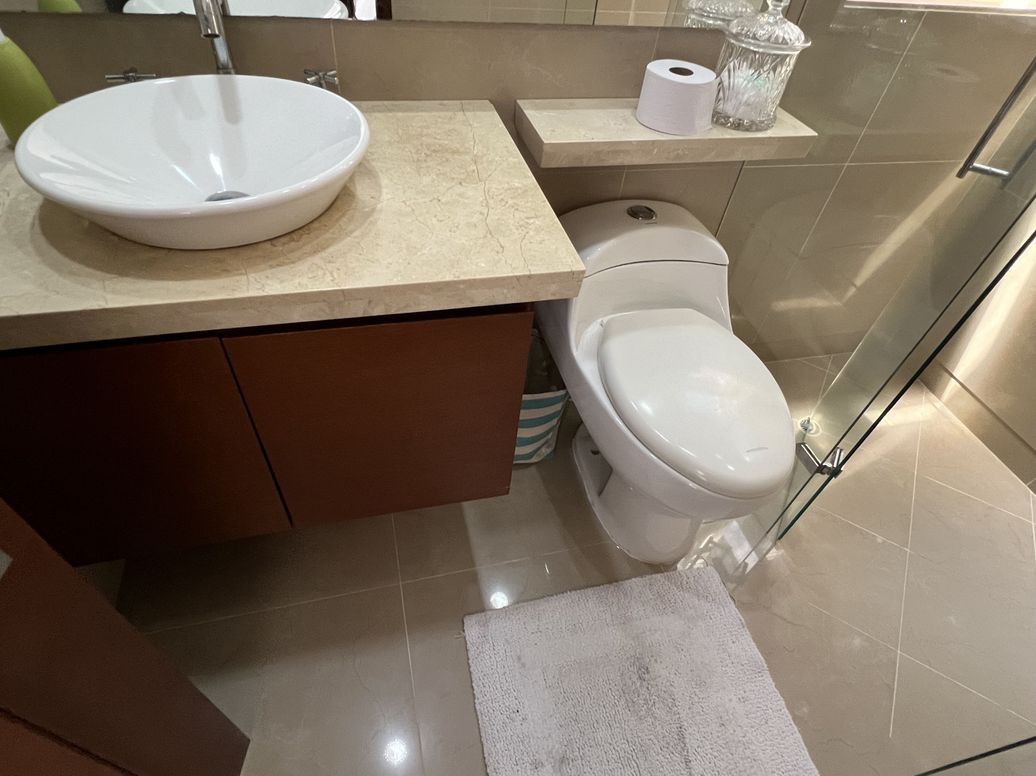 Apartamento de 3 alcobas en venta en Santa Barbara Central, Bogotá, 268 m² · foto 9 de 20