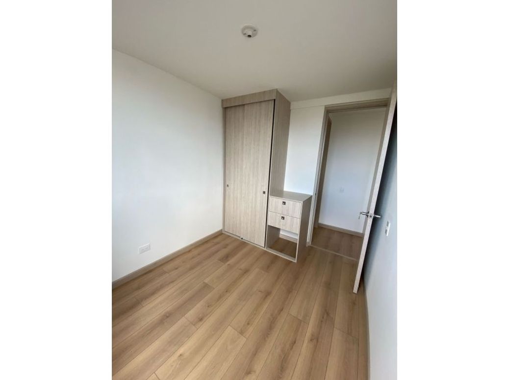 Apartamento de 3 alcobas en venta en Castilla, Bogotá, 59 m² · foto 2 de 10