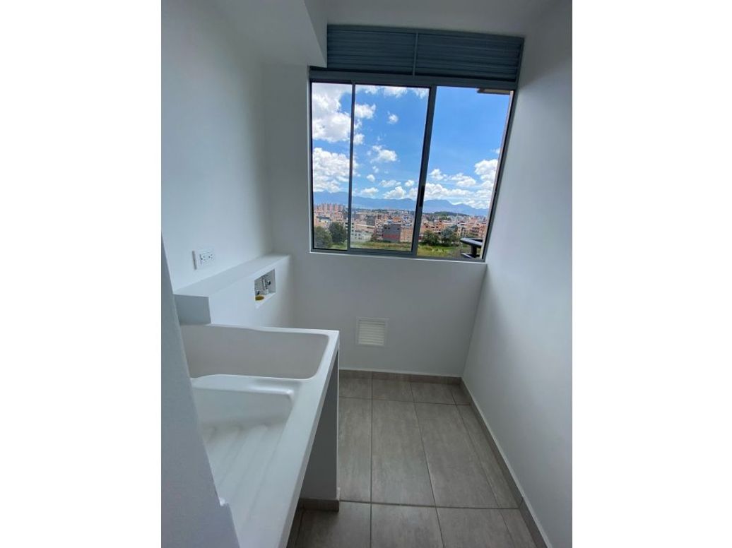 Apartamento de 3 alcobas en venta en Castilla, Bogotá, 59 m² · foto 3 de 10