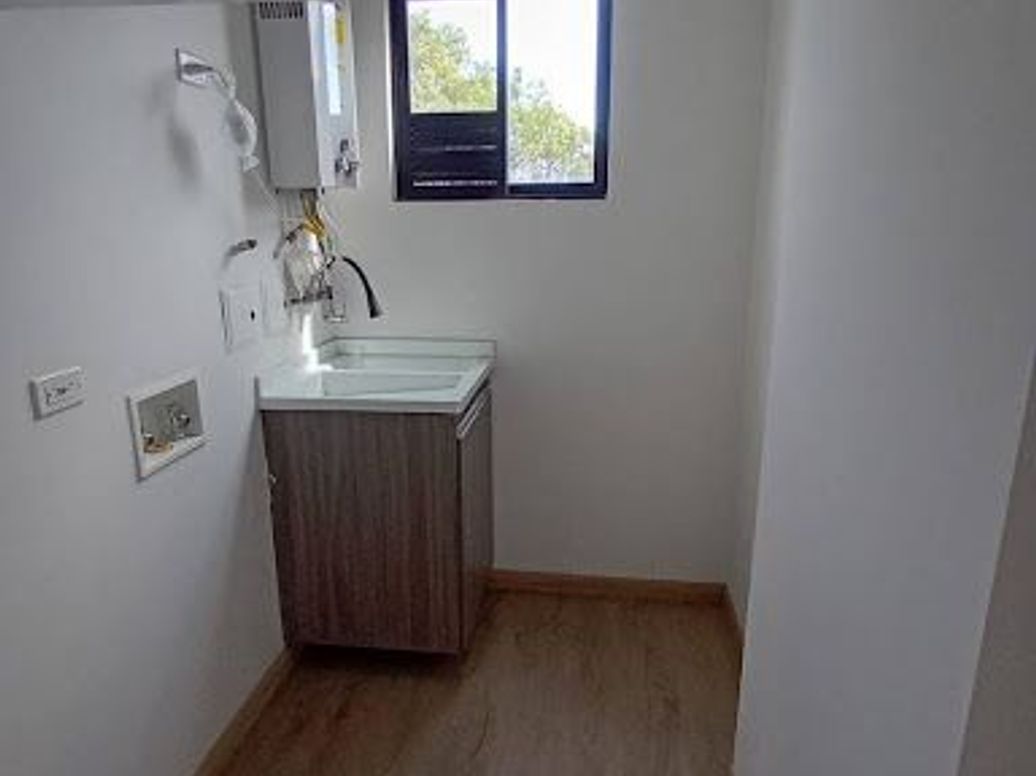 Apartamento de 3 alcobas en venta en Ciudad Jardín Sur, Bogotá, 70 m² · foto 18 de 20