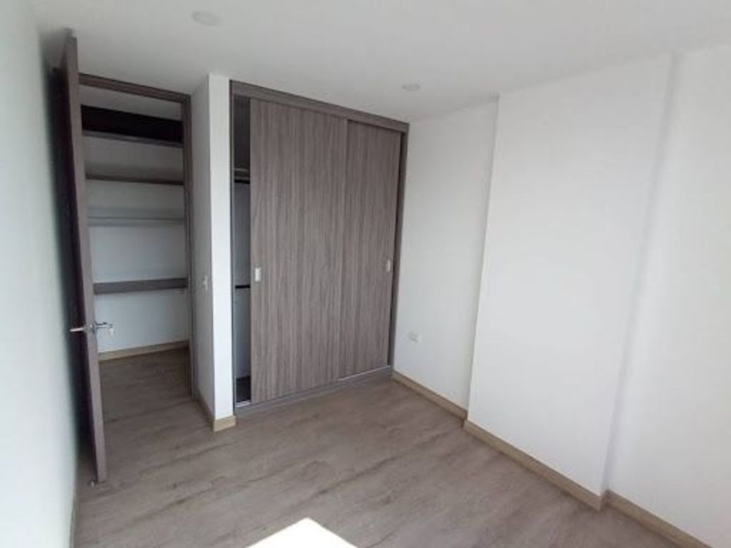 Apartamento de 3 alcobas en venta en Ciudad Jardín Sur, Bogotá, 70 m² · foto 8 de 20