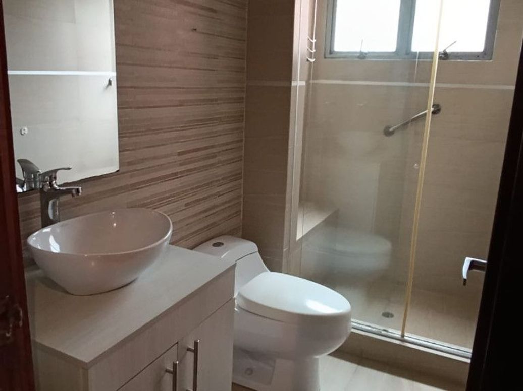 Apartamento de 3 alcobas en venta en Santa Barbara Central, Bogotá, 167 m² · foto 17 de 20