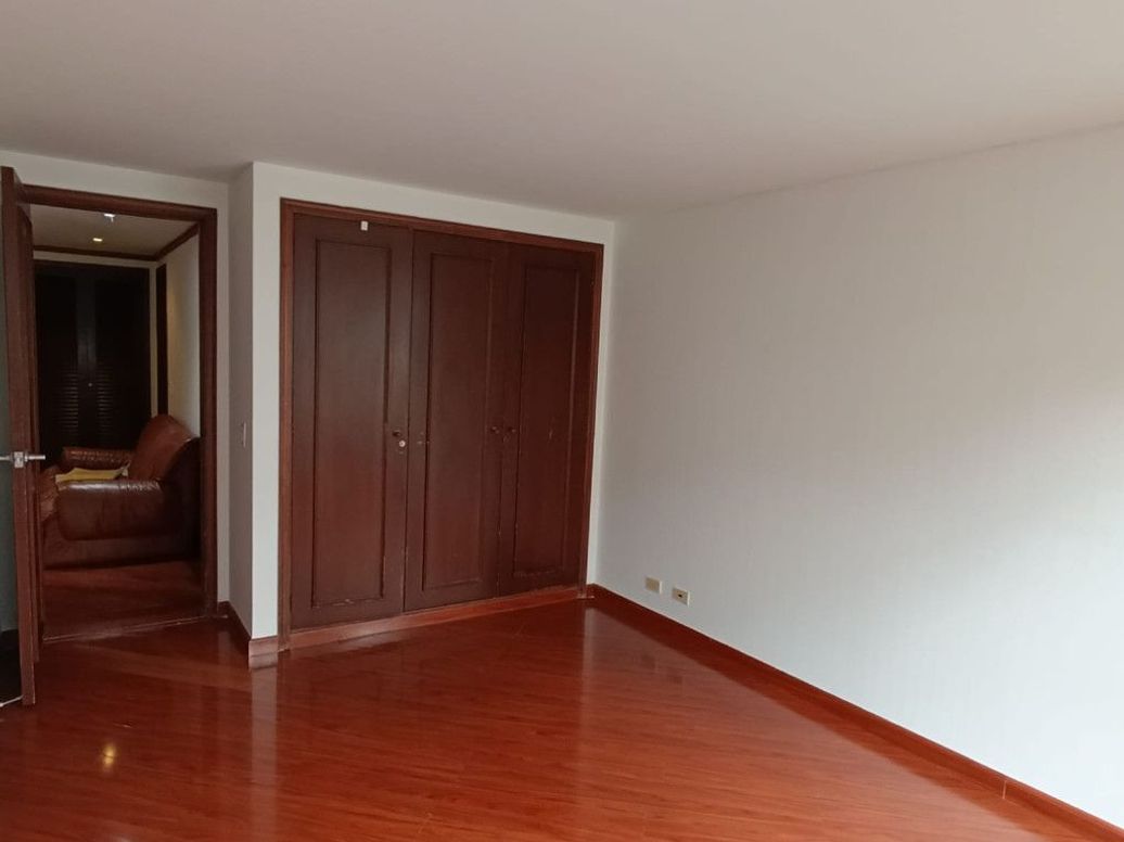 Apartamento de 3 alcobas en venta en Santa Barbara Central, Bogotá, 167 m² · foto 19 de 20