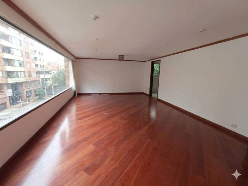 Apartamento de 3 alcobas en venta en Santa Barbara Central, Bogotá, 167 m² · foto 5 de 20