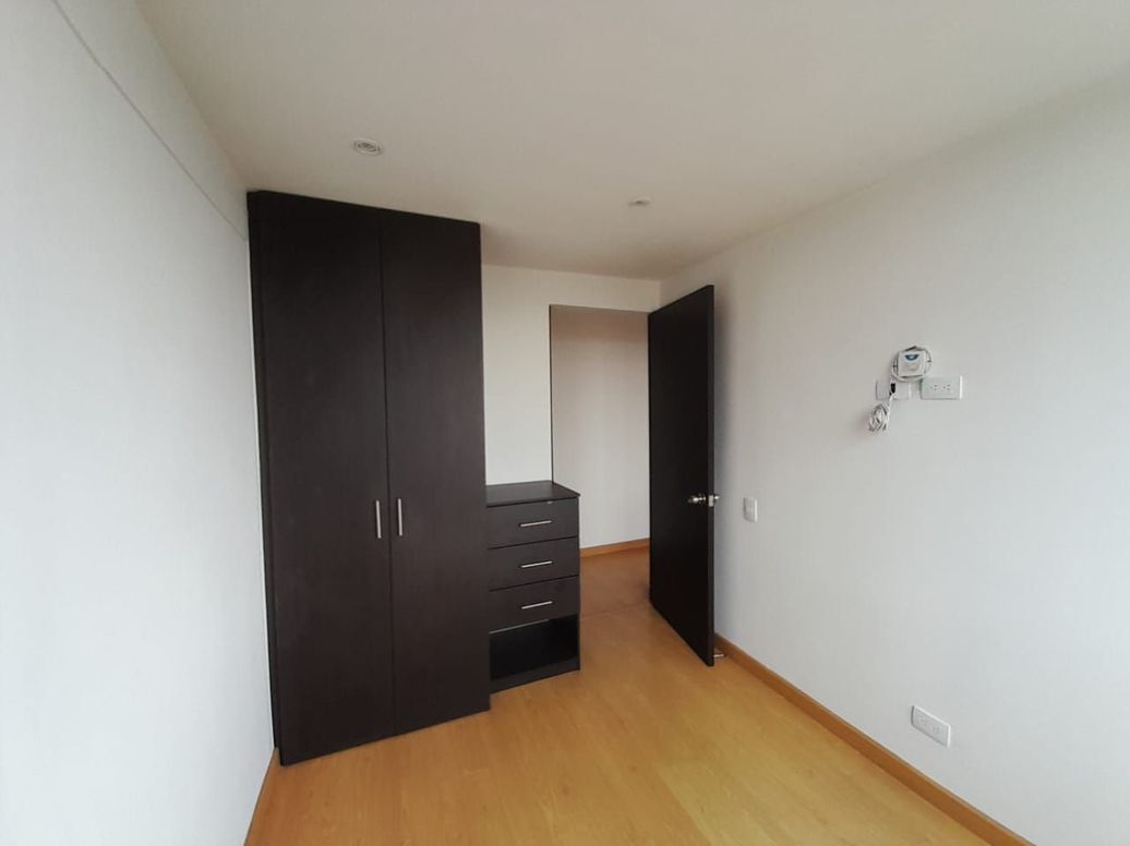 Apartamento de 3 alcobas en arriendo en Américas Central, Bogotá, 62 m² · foto 2 de 13