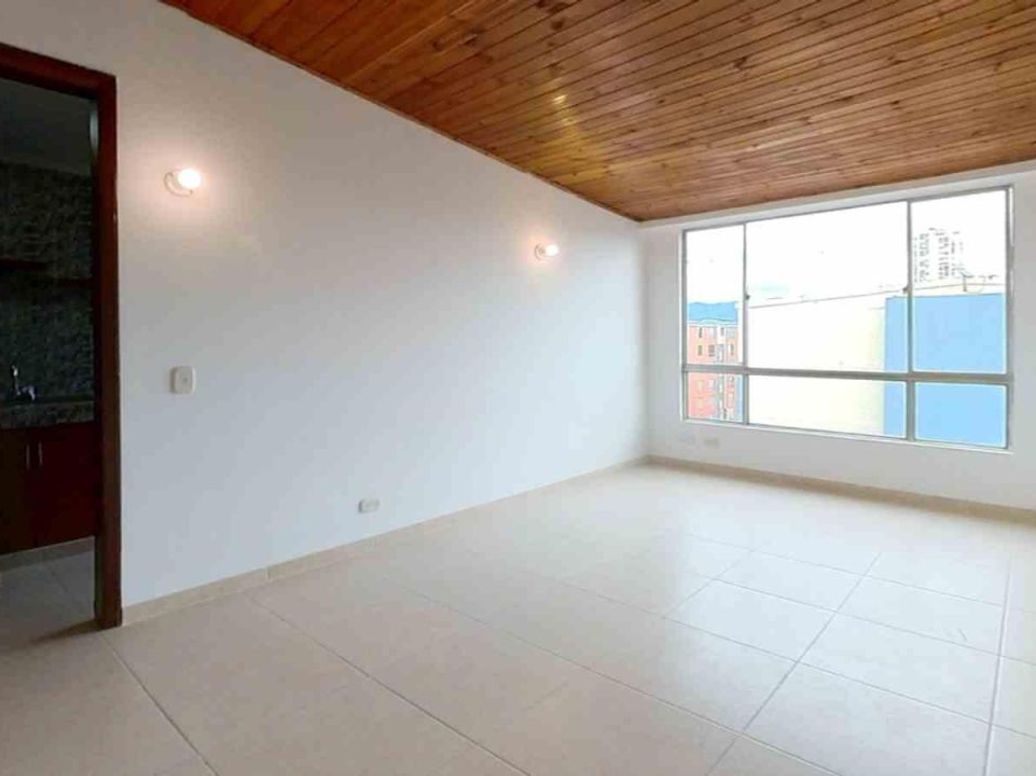 Apartamento de 2 alcobas en venta en Calandaima, Bogotá, 44 m² · foto 2 de 11