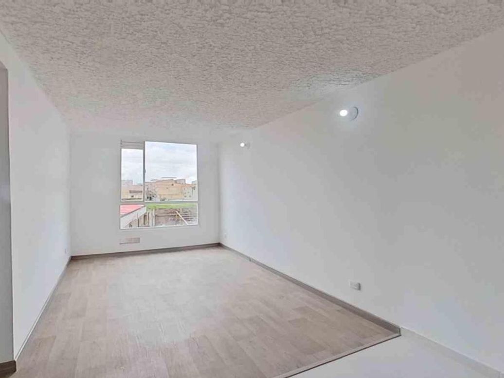 Apartamento de 2 alcobas en venta en Hayuelos, Bogotá, 39 m² · foto 2 de 11
