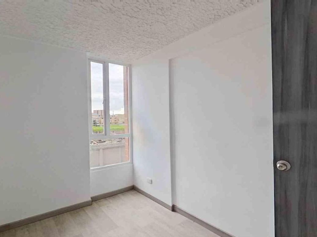 Apartamento de 2 alcobas en venta en Hayuelos, Bogotá, 39 m² · foto 4 de 11