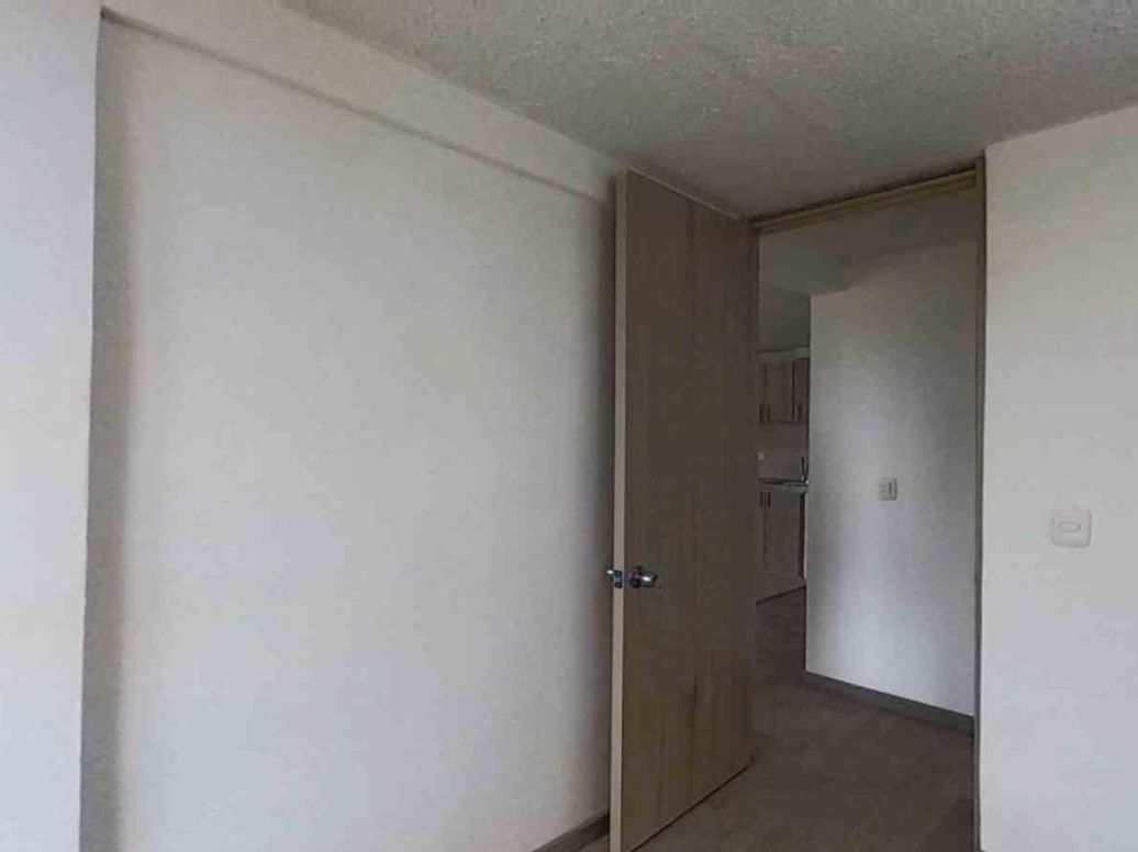 Apartamento de 1 alcoba en venta en Hayuelos, Bogotá, 39 m² · foto 10 de 18