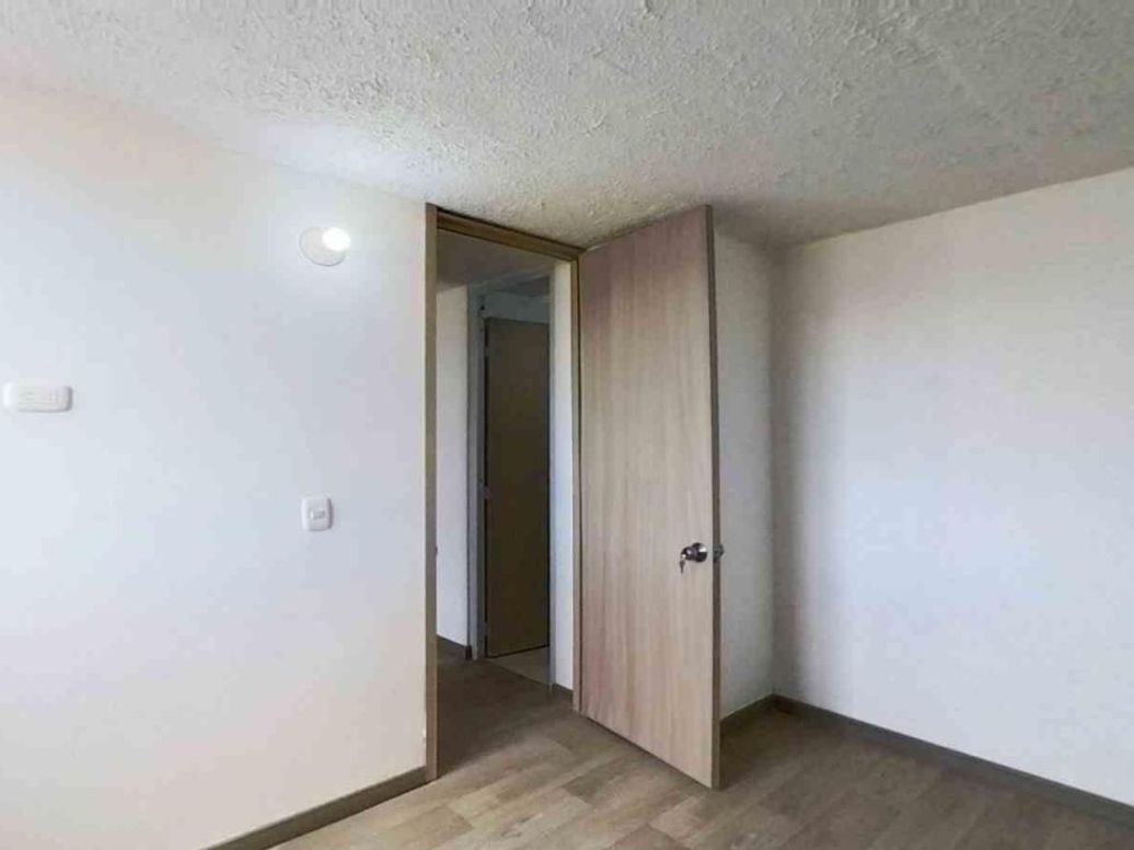 Apartamento de 1 alcoba en venta en Hayuelos, Bogotá, 39 m² · foto 12 de 18