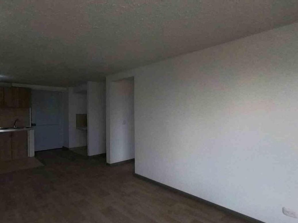 Apartamento de 1 alcoba en venta en Hayuelos, Bogotá, 39 m² · foto 2 de 18