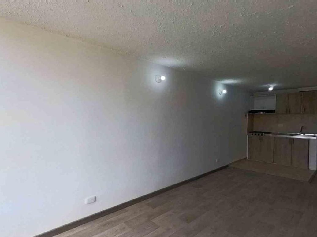 Apartamento de 1 alcoba en venta en Hayuelos, Bogotá, 39 m² · foto 3 de 18