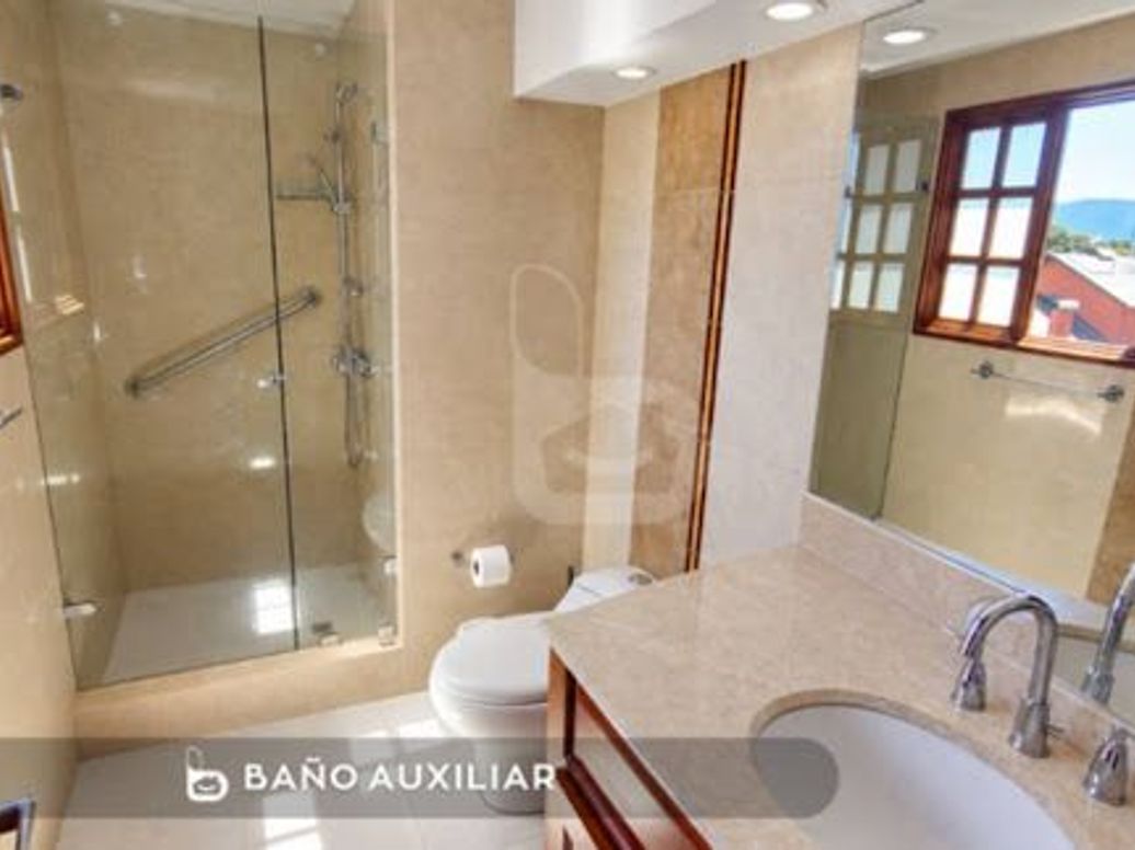 Casa de 3 alcobas en venta en Sotileza, Bogotá, 265 m² · foto 12 de 16