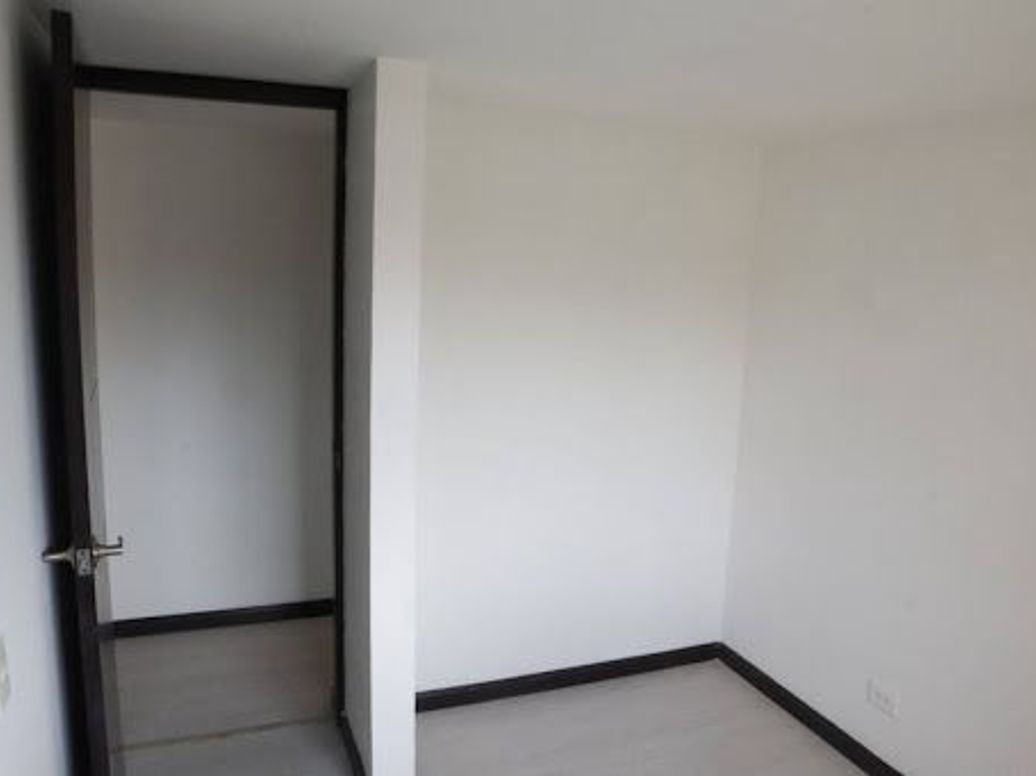 Apartamento de 3 alcobas en venta en Ismael Perdomo, Bogotá, 64 m² · foto 9 de 20
