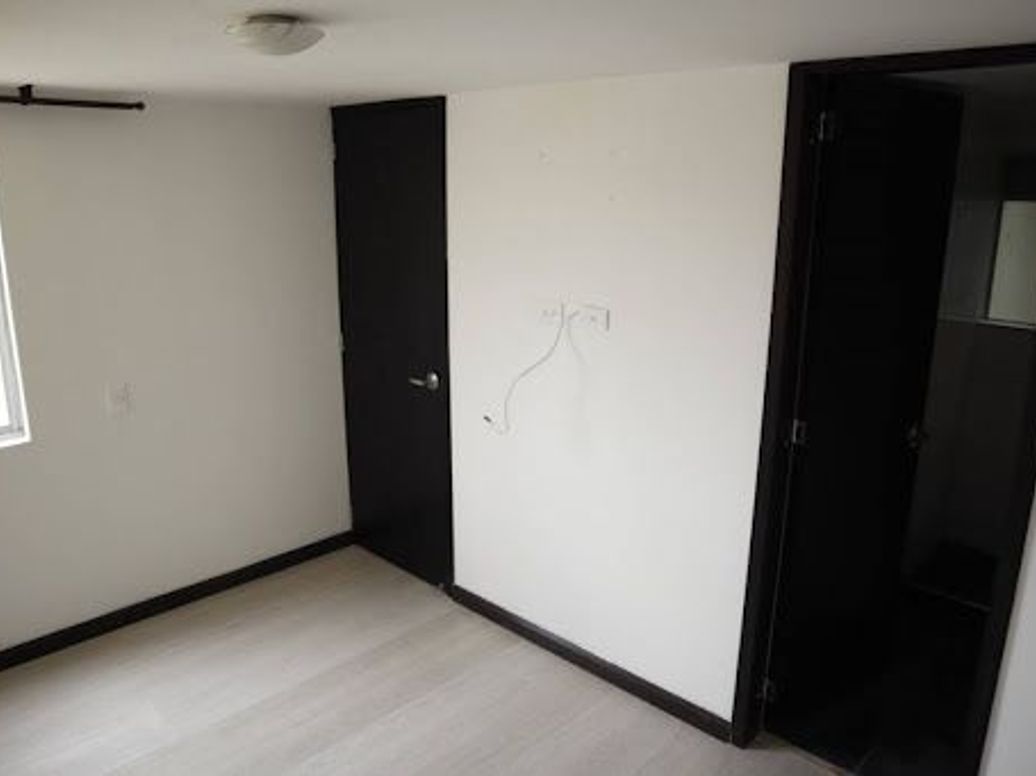 Apartamento de 3 alcobas en venta en Ismael Perdomo, Bogotá, 64 m² · foto 3 de 20