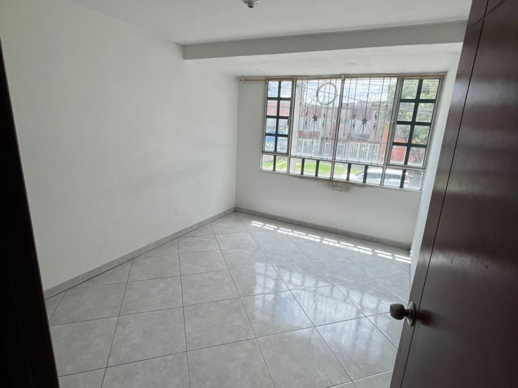 Apartamento de 2 alcobas en arriendo en Ub. Ciudad Kennedy Sur, Bogotá, 50 m² · foto 4 de 10
