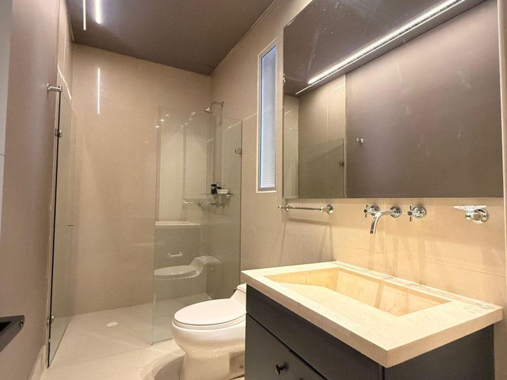 Apartamento de 2 alcobas en venta en Chico Norte Et. Iii, Bogotá, 145 m² · foto 10 de 19