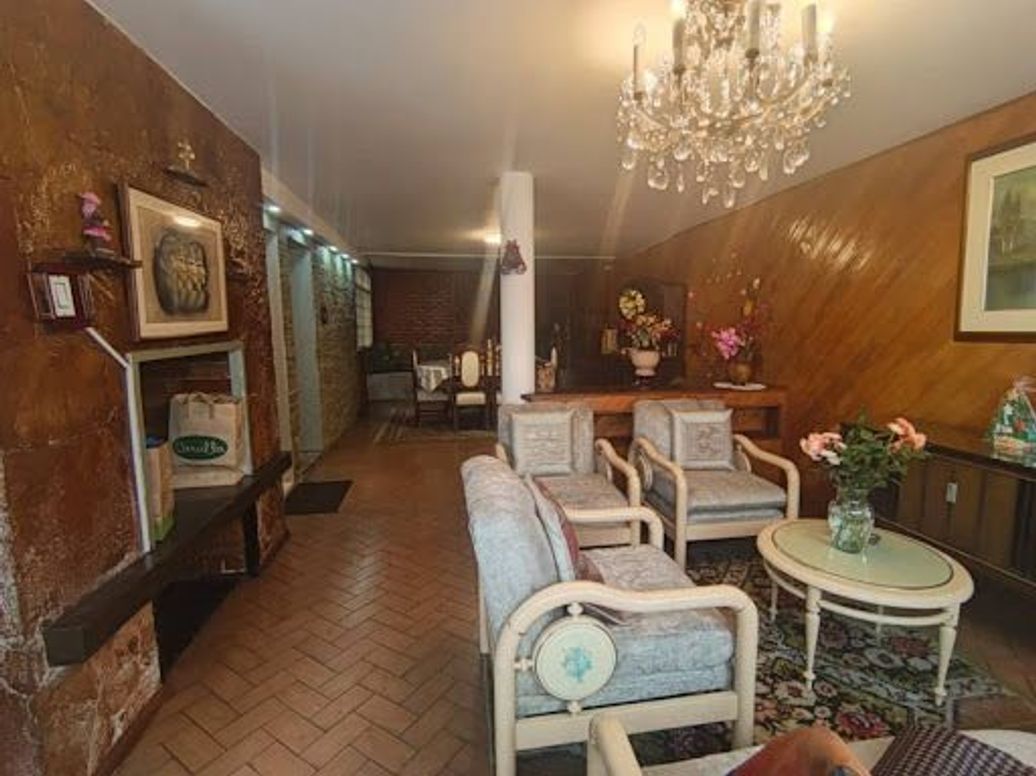 Casa de 7 alcobas en venta en San Luis, Bogotá, 234 m² · foto 3 de 20