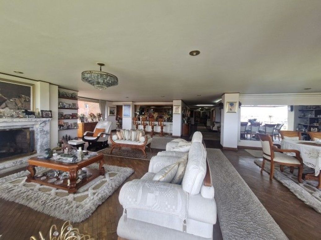 Apartamento de 4 alcobas en venta en La Carolina, Bogotá, 381 m² · foto 5 de 20