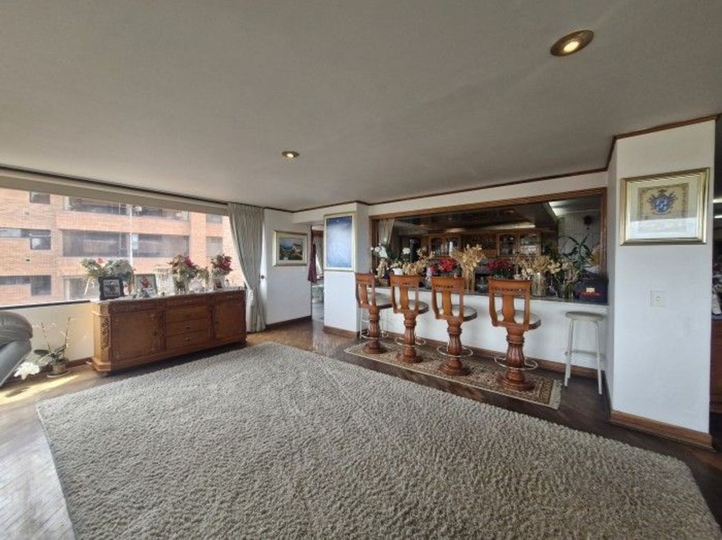 Apartamento de 4 alcobas en venta en La Carolina, Bogotá, 381 m² · foto 8 de 20