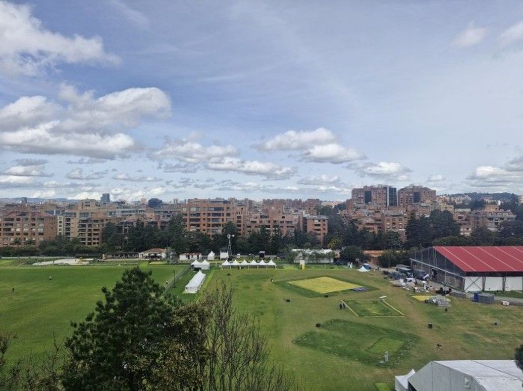 Apartamento de 4 alcobas en venta en La Carolina, Bogotá, 381 m² · foto 2 de 20