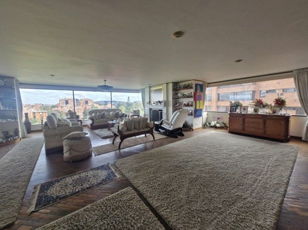 Apartamento de 4 alcobas en venta en La Carolina, Bogotá, 381 m² · foto 6 de 20