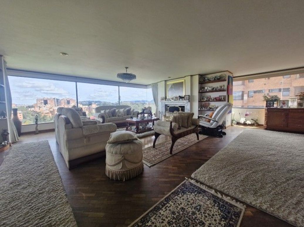 Apartamento de 4 alcobas en venta en La Carolina, Bogotá, 381 m² · foto 4 de 20
