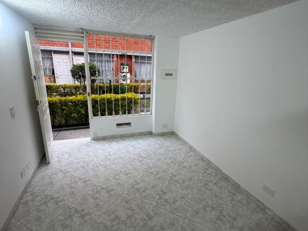 Casa de 2 alcobas en venta en Cr Tierrabuena Del Porvenir Et. I, Bogotá, 40 m² · foto 3 de 13