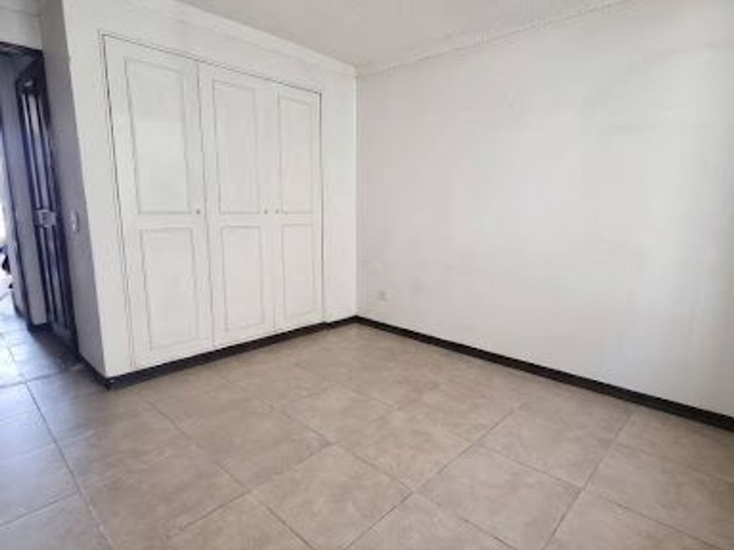 Apartamento de 3 alcobas en venta en La Castellana, Bogotá, 94 m² · foto 7 de 8