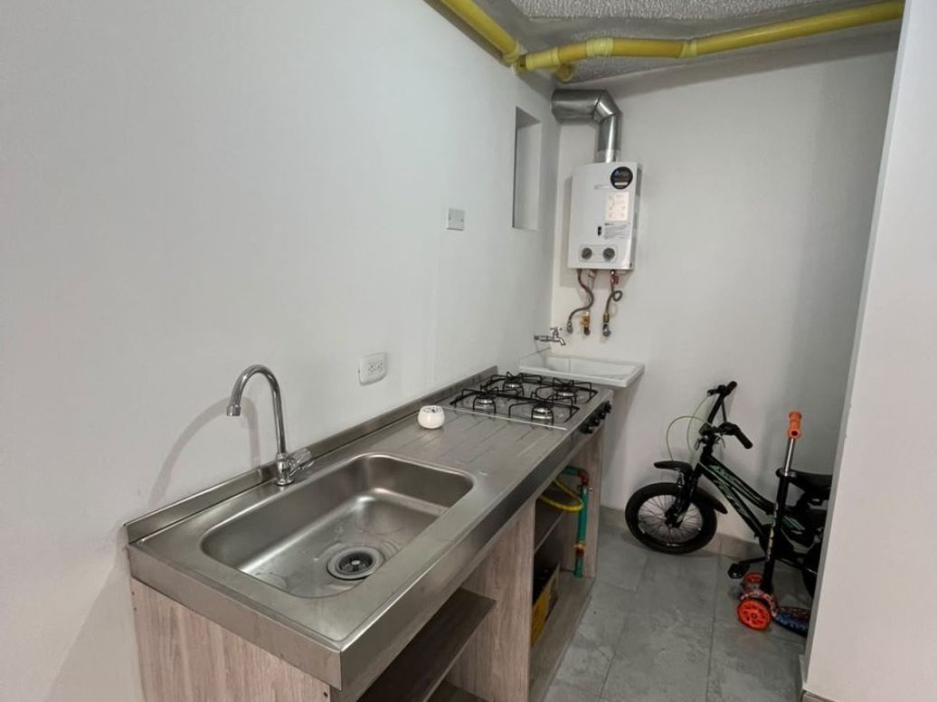 Apartamento de 2 alcobas en venta en Valladolid, Bogotá, 40 m² · foto 4 de 9