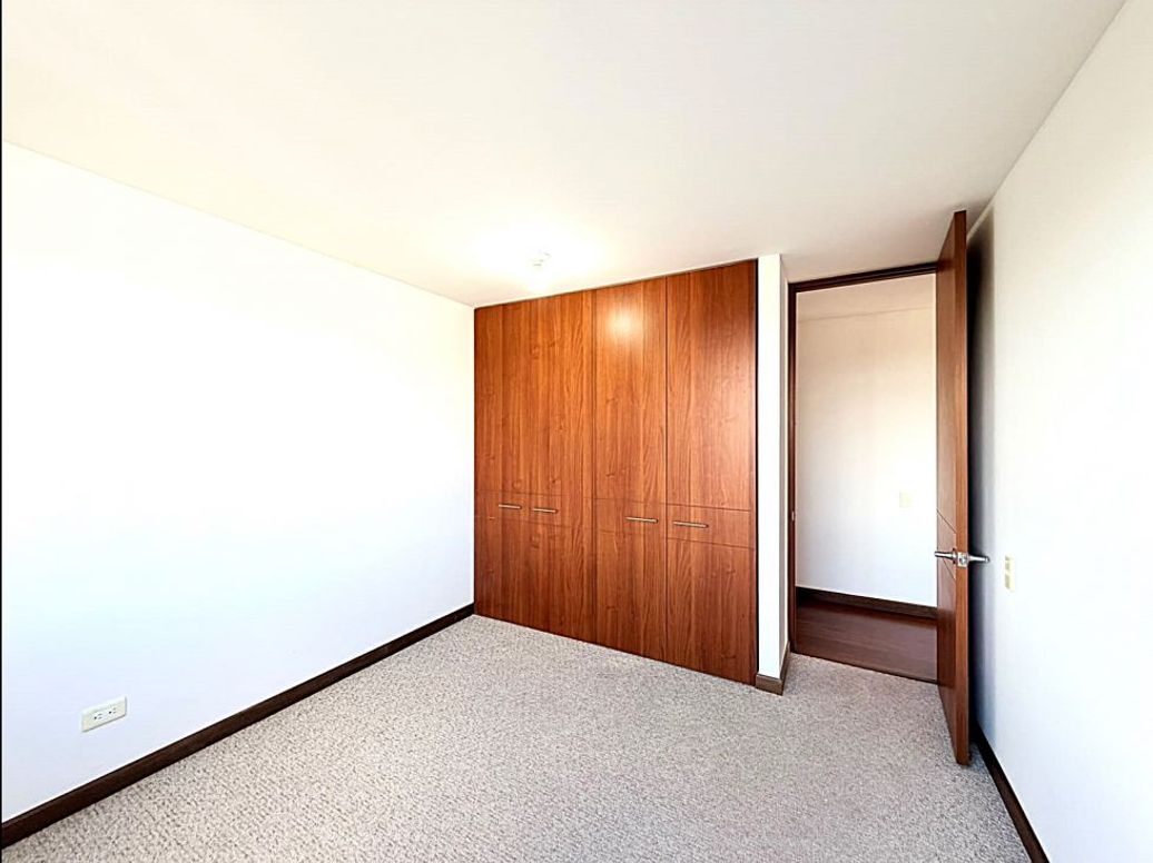Apartamento de 3 alcobas en venta en San José De Bavaria, Bogotá, 123 m² · foto 9 de 20