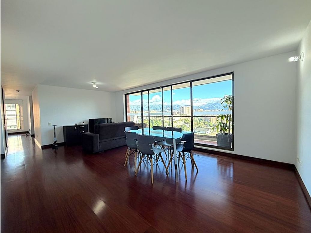 Apartamento de 3 alcobas en venta en San José De Bavaria, Bogotá, 123 m² · foto 3 de 20