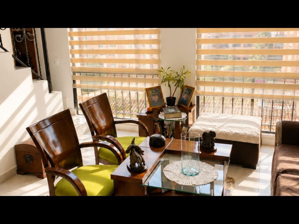Apartamento de 4 alcobas en venta en Cedritos, Bogotá, 140 m² · foto 2 de 20