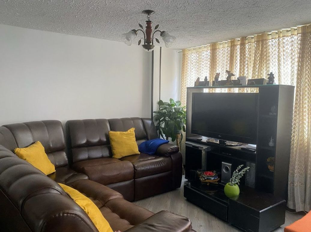 Casa de 4 alcobas en venta en Ub. Azafranes, Bogotá, 192 m² · foto 2 de 20