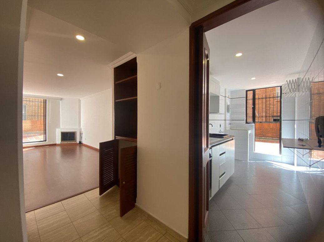 Apartamento de 1 alcoba en venta en San Patricio, Bogotá, 52 m² · foto 2 de 18