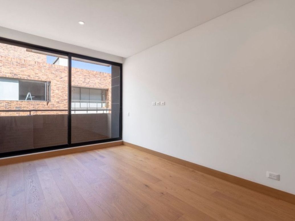 Apartamento de 1 alcoba en venta en Chico Norte Et. Ii, Bogotá, 34 m² · foto 2 de 15