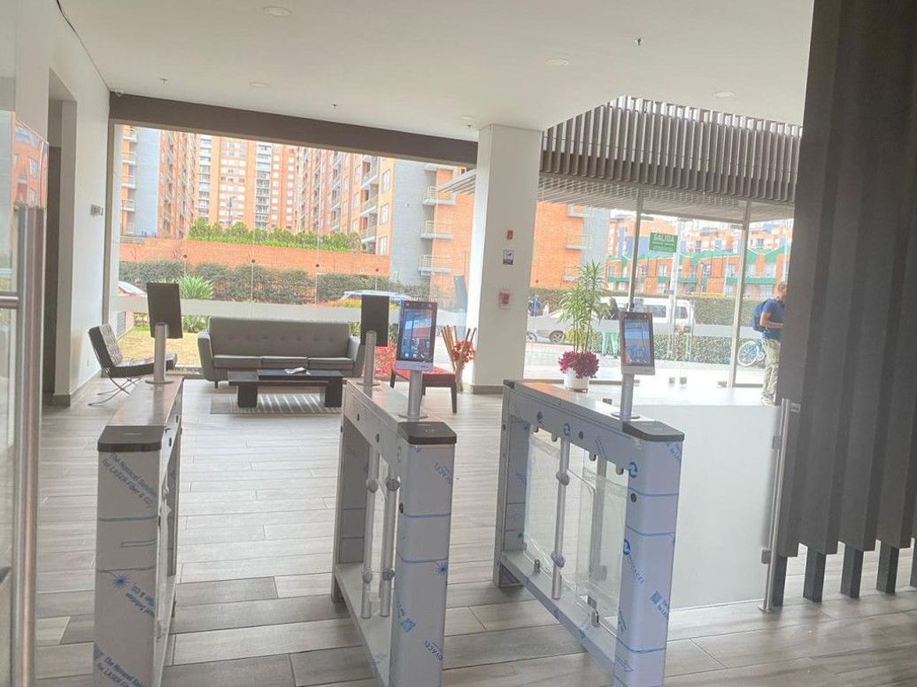 Apartamento de 3 alcobas en venta en El Plan, Bogotá, 103 m² · foto 16 de 18