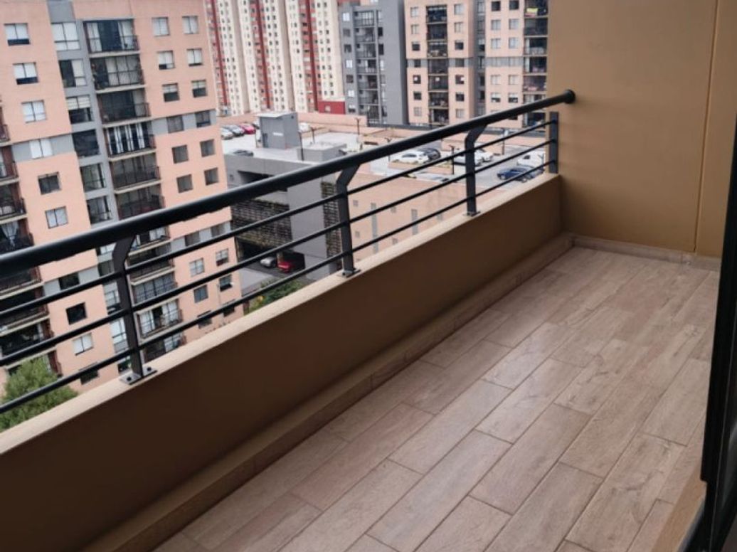 Apartamento de 3 alcobas en venta en El Dorado, Bogotá, 73 m² · foto 2 de 20