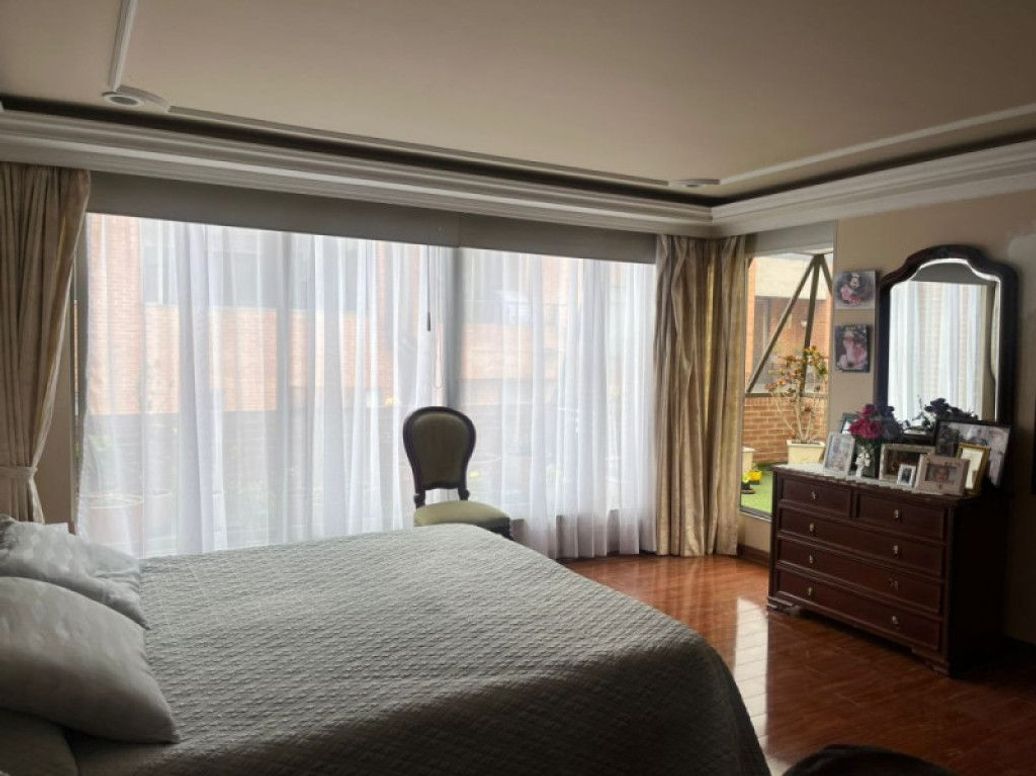 Apartamento de 4 alcobas en venta en La Cabrera, Bogotá, 301 m² · foto 19 de 20